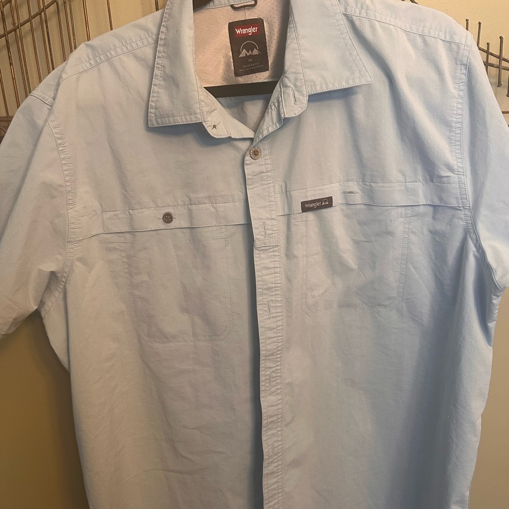 Wrangler Blue Casual Button Down Shirt Comfortable Fit
